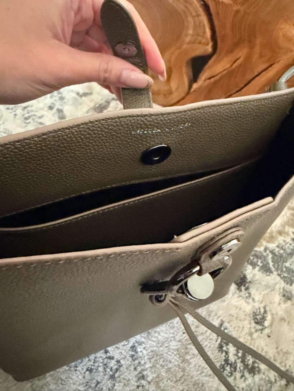 Rebecca Minkoff Classic Pebbled Leather Shoulder Bag in Olive - Picture 6 of 7